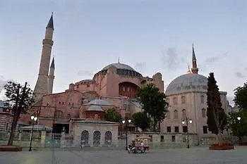 Istanbul House 아파트